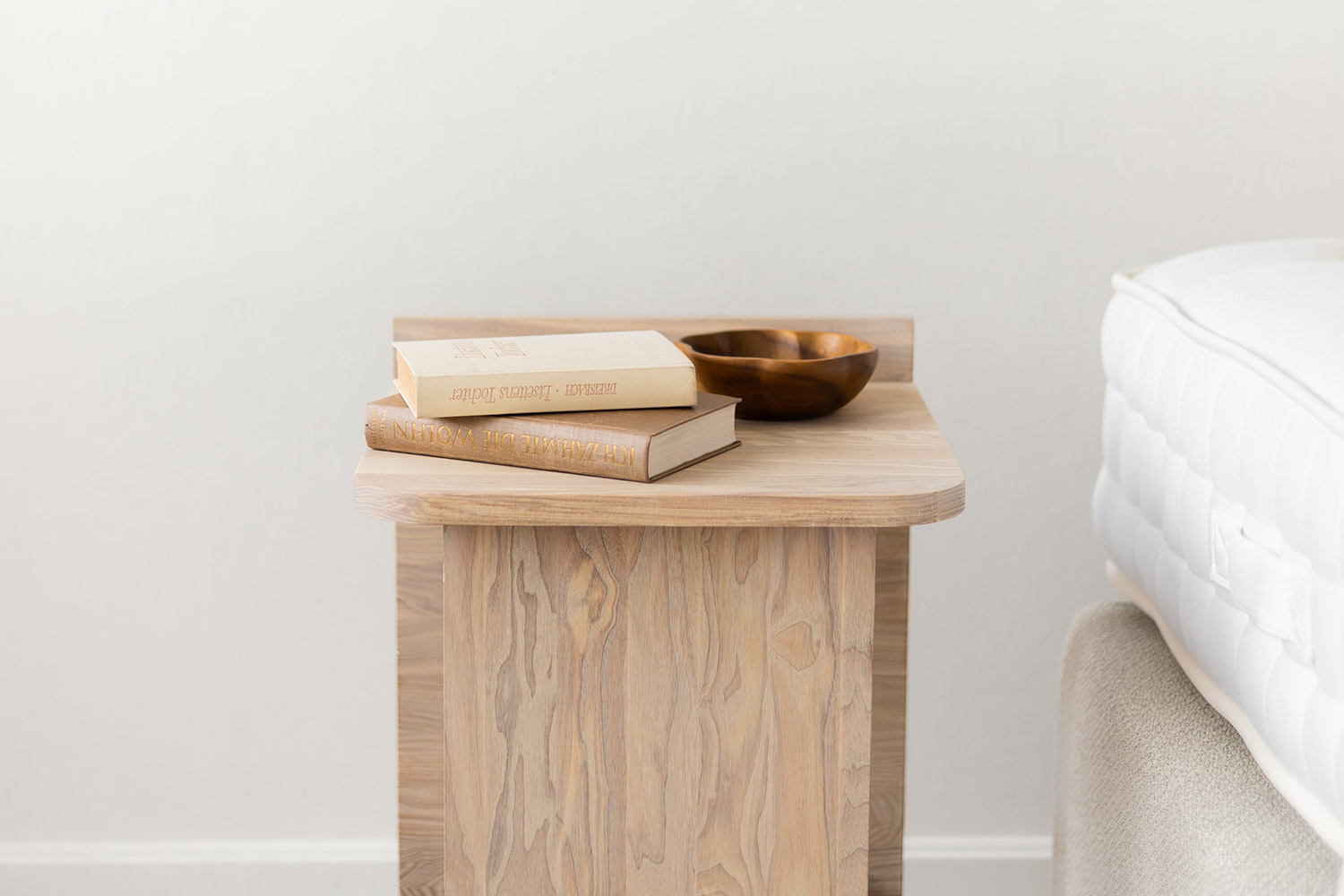 Nachttisch_Lirai_1 Nachttisch Lirai